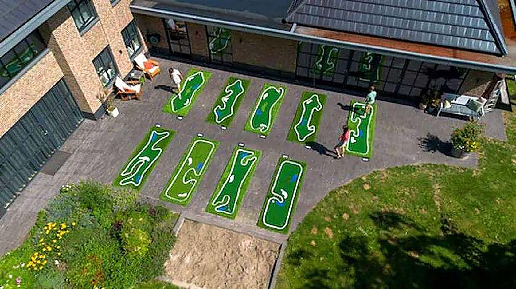 Parcours de mini-golf Funty installé lors d'un événement